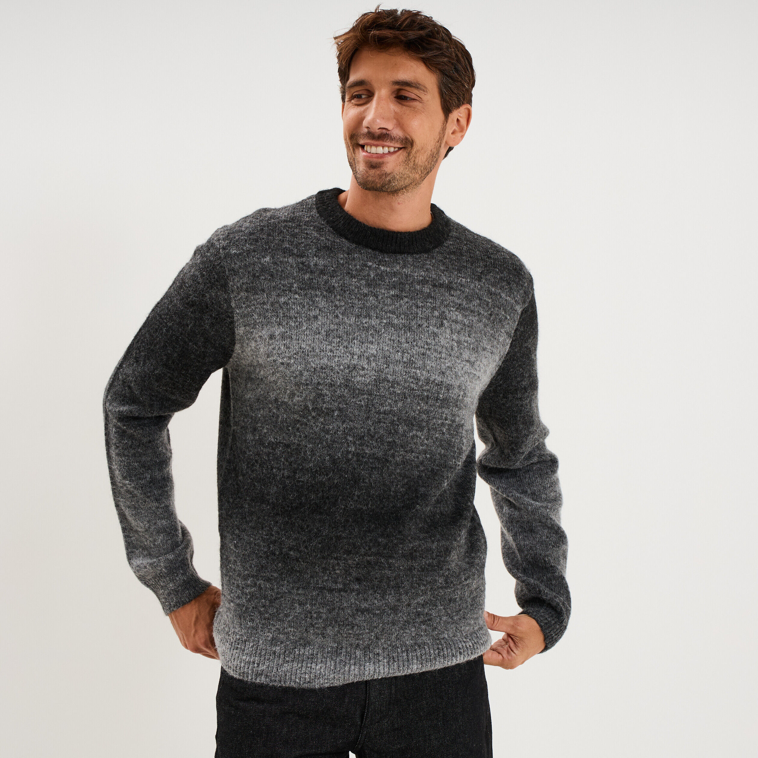 Pull droit col rond manches longues gris foncé homme LIBERTO