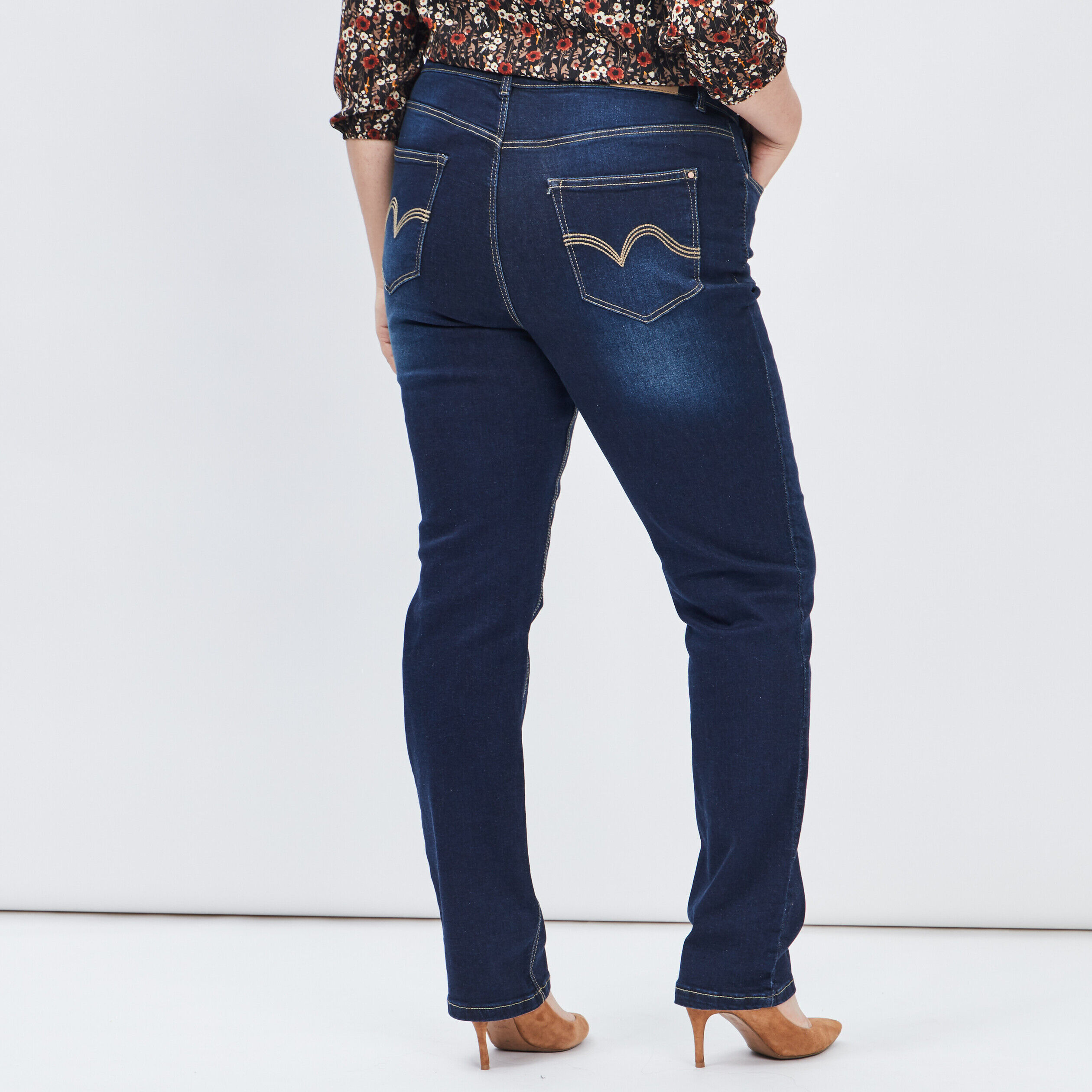 Site de vetement grande taille femme pas on sale cher
