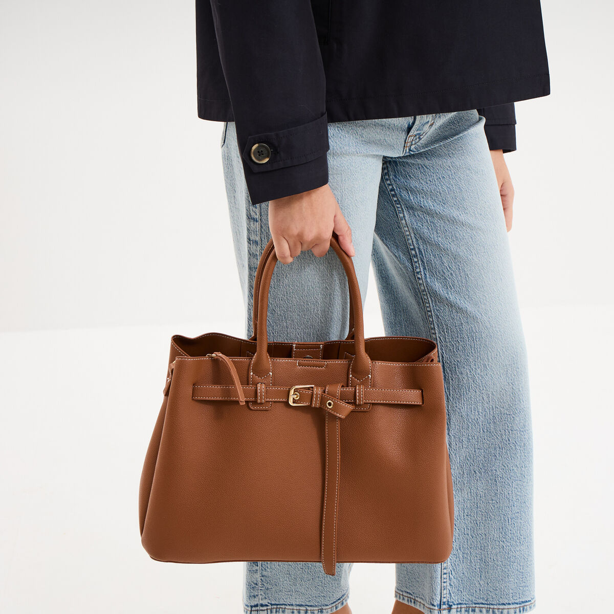 Sac &agrave; main avec bandouli&egrave;re marron cognac femme