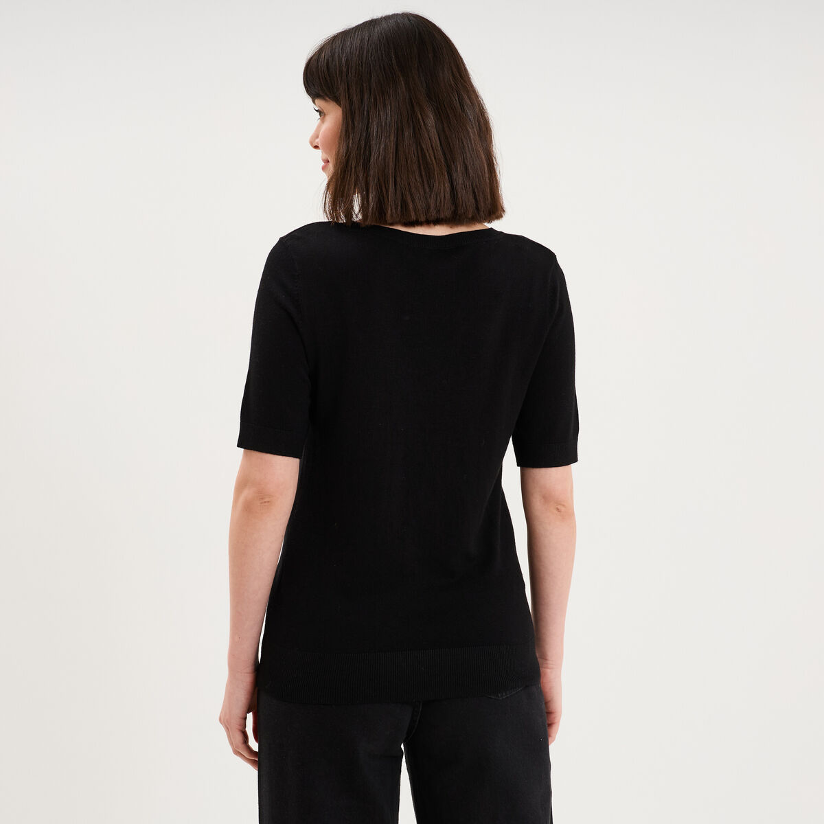 Pull manches courtes col rond noir femme