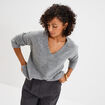 Pull droit ample col V fentes aux c&ocirc;t&eacute;s gris clair femme