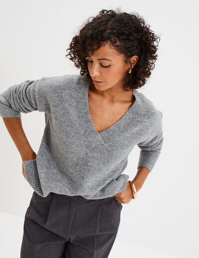 Pull droit ample col V fentes aux c&ocirc;t&eacute;s gris clair femme