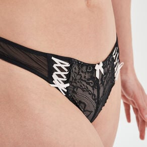 string en dentelle noir femme String en dentelle noir femme