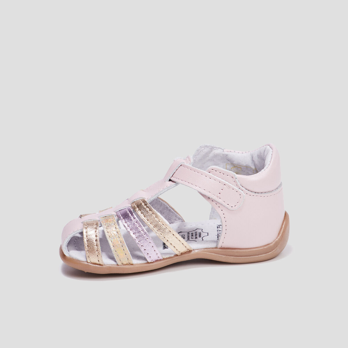 Sandales bout ferm&eacute; en cuir rose b&eacute;b&eacute; fille
