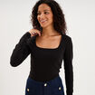 T-shirt ajust&eacute; encolure carr&eacute;e noir femme