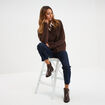Pull 2-en-1 col chemise manches longues marron fonc&eacute; femme