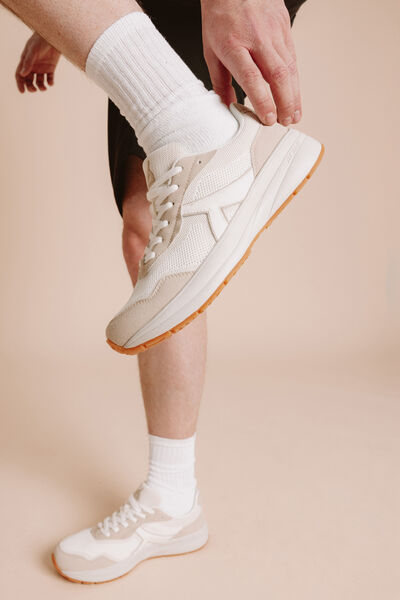 Baskets running de sport &agrave; lacets sable homme