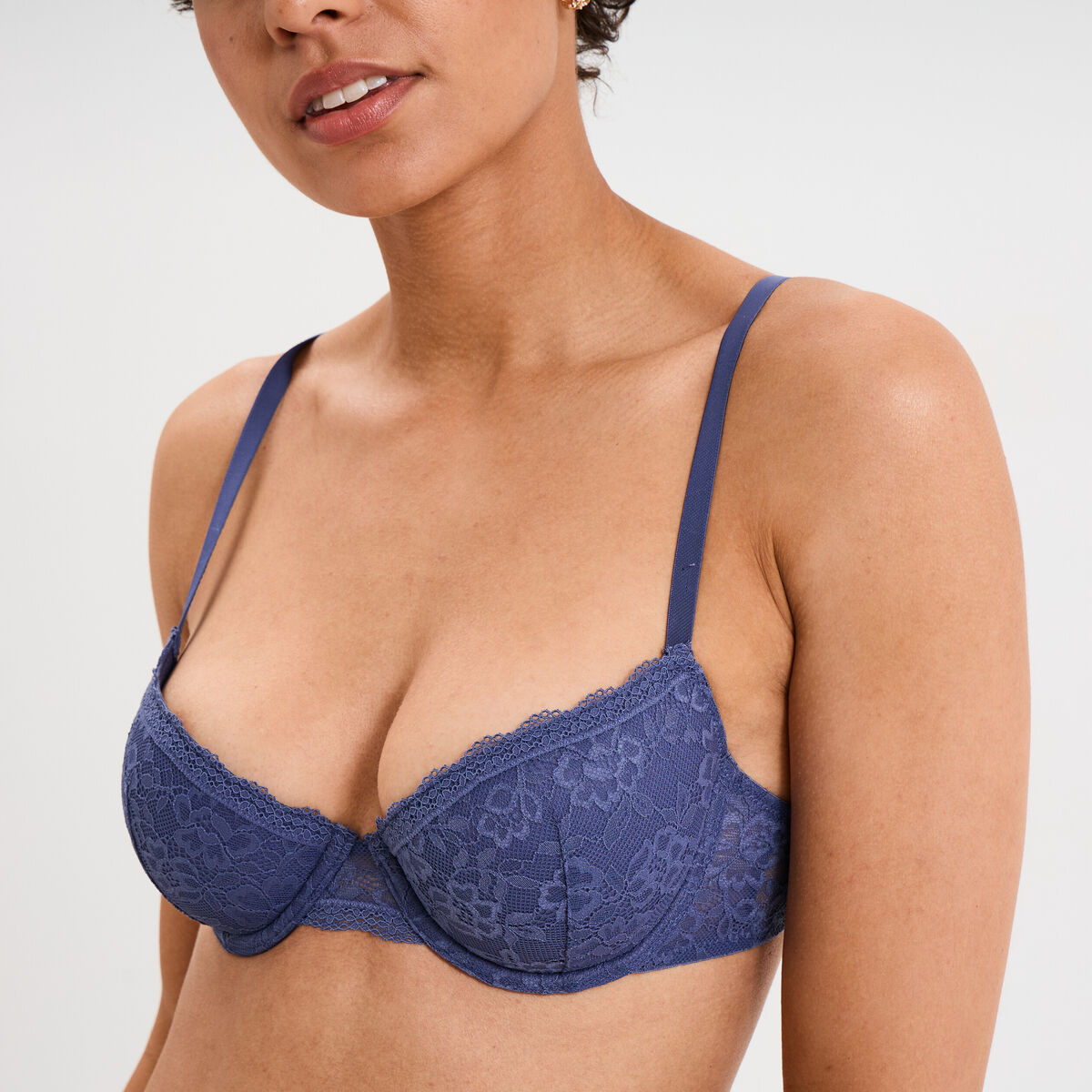 Soutien-gorge corbeille padd&eacute; dentelle bleu gris femme