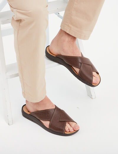 Mules brides croisées en cuir marron homme