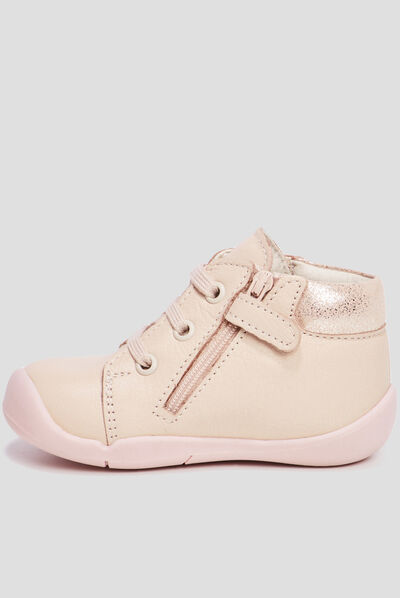 Bottillons en cuir Kickers Waouk rose bébé fille