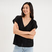 T-shirt broderie anglaise col en V noir femme