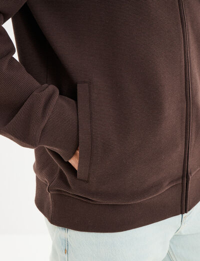 Gilet reli&eacute;f&eacute; manches longues zipp&eacute; marron fonc&eacute; homme