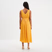 Robe longue fluide col détail bijou jaune foncé femme