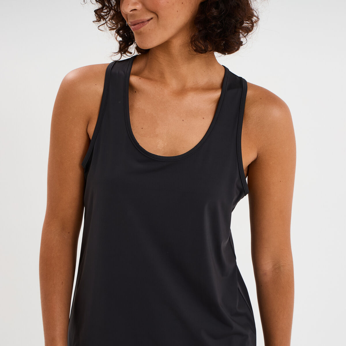 D&eacute;bardeur de sport fluide dos nageur noir femme