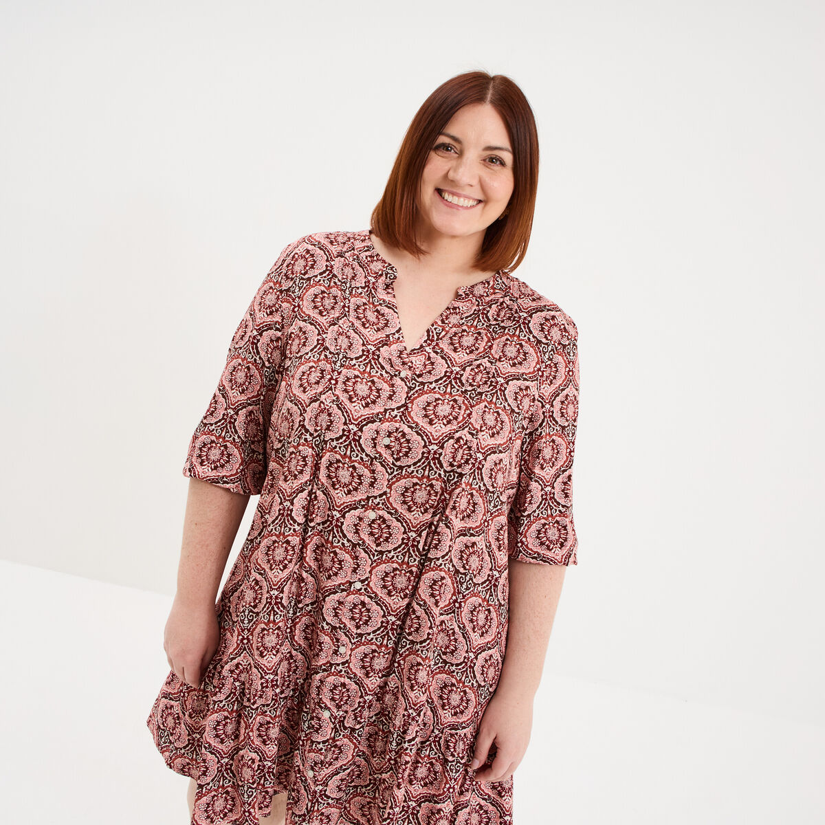 Robe fluide boutonn&eacute;e marron chocolat femme grande taille