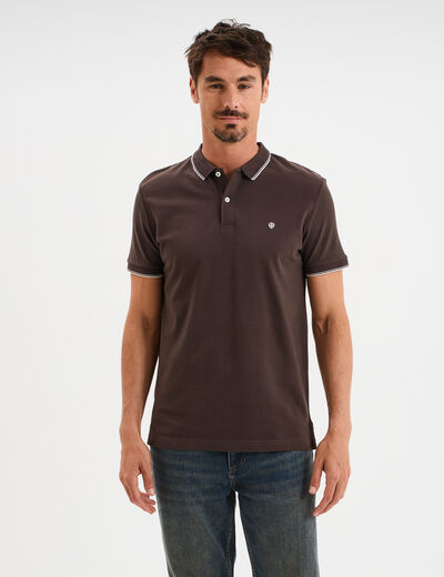 Polo manches courtes bords contrastés marron foncé homme