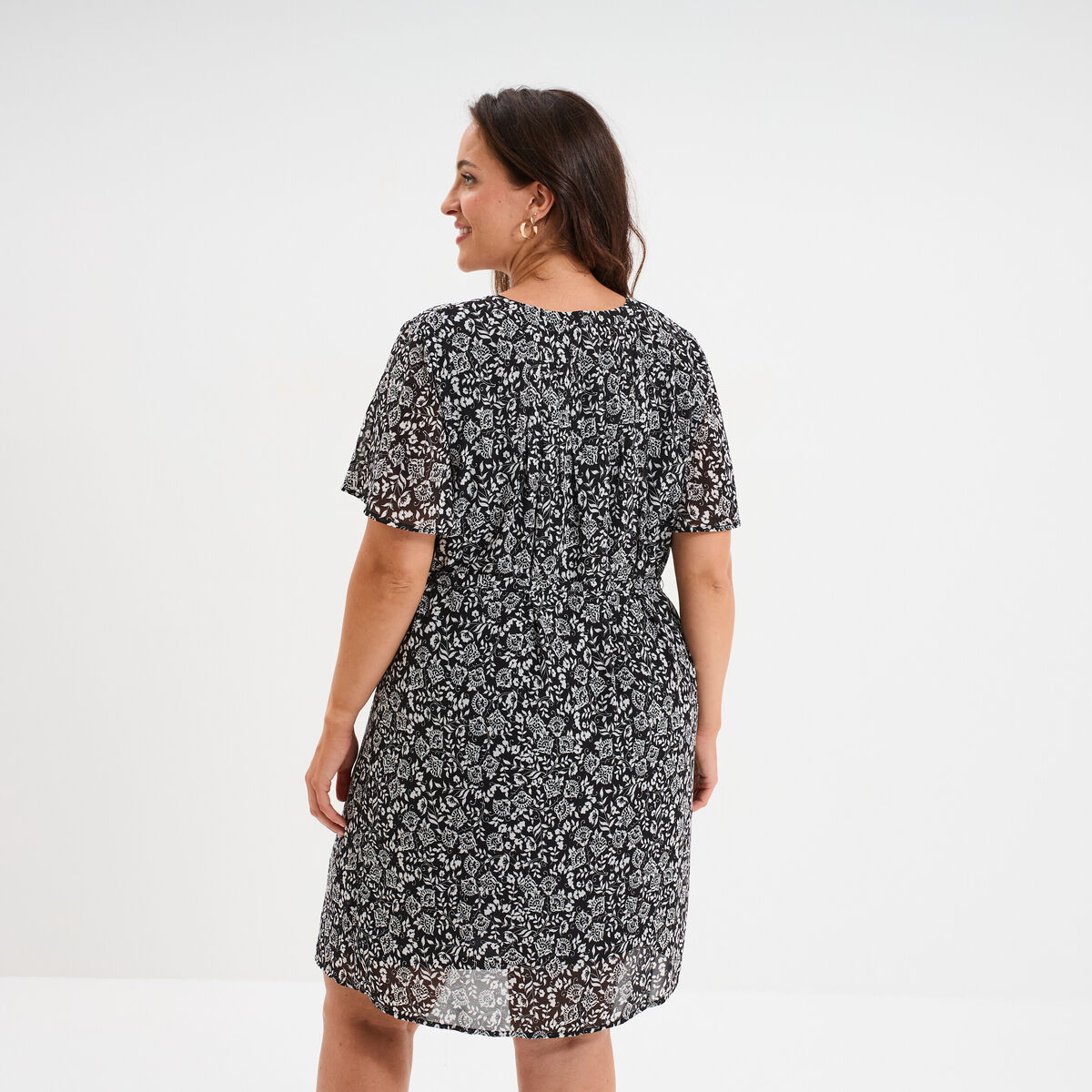 Robe courte col tunisien manches courtes noir femme grande taille