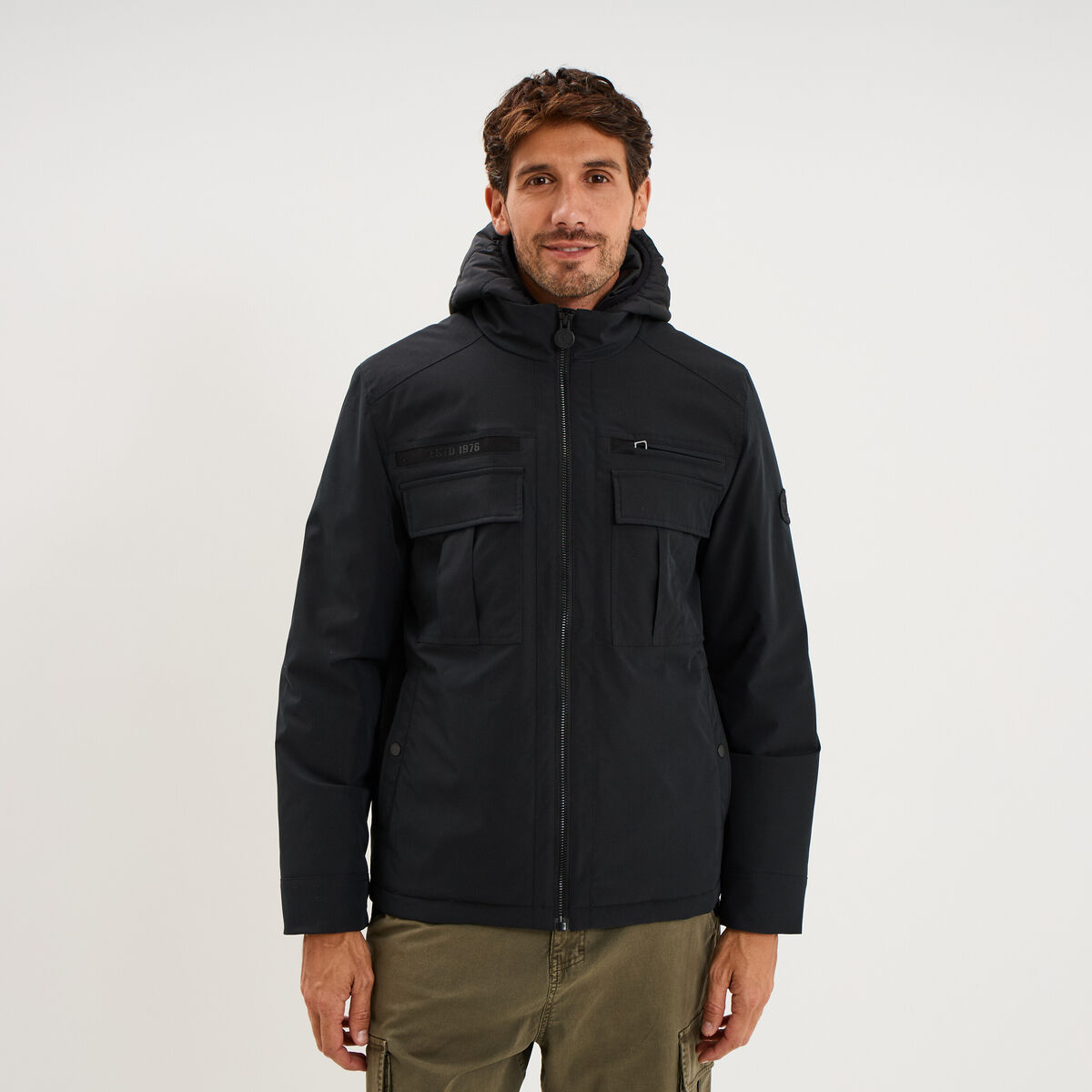 Parka courte d&eacute;perlante &agrave; capuche noir homme