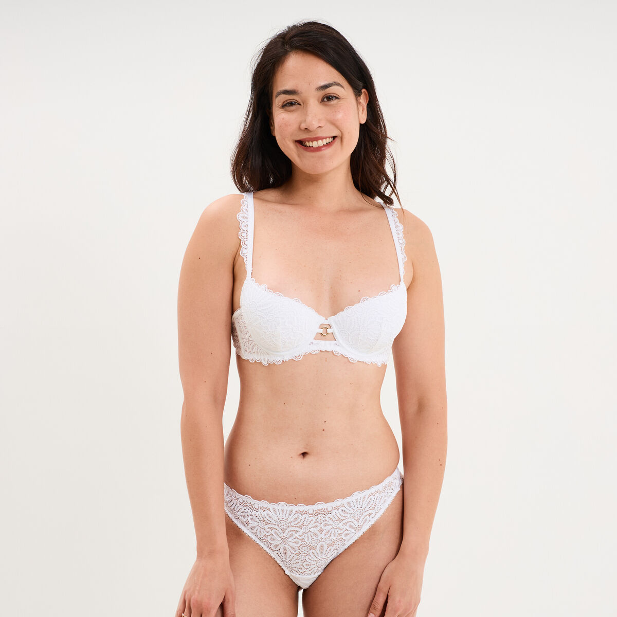 Tanga en dentelle blanc femme