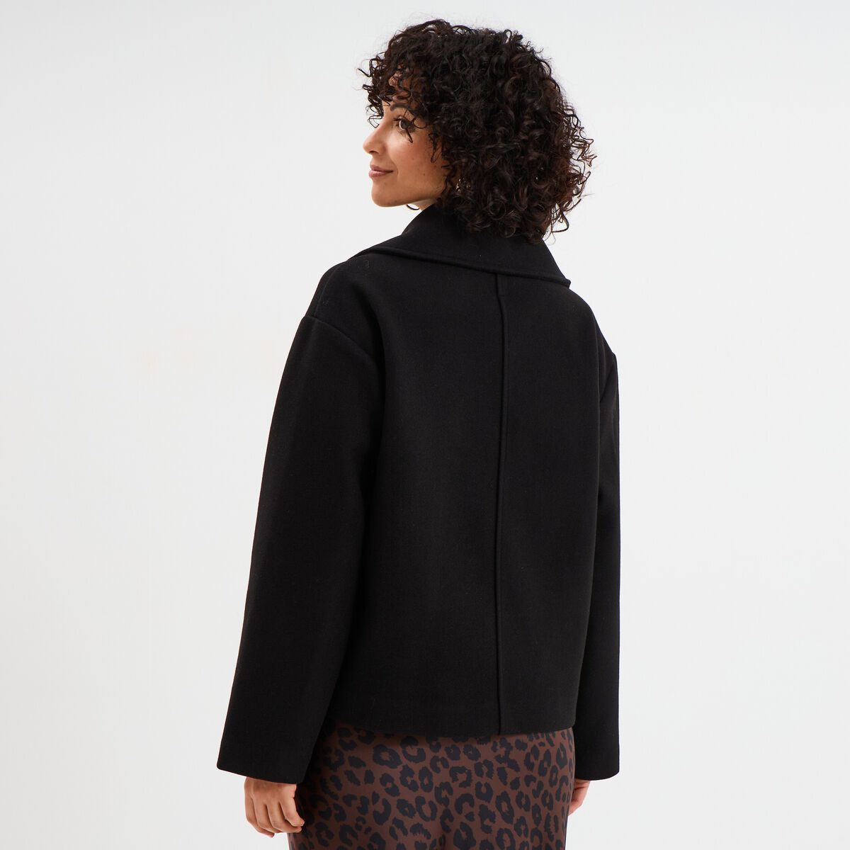 Blouson court boutonné noir femme