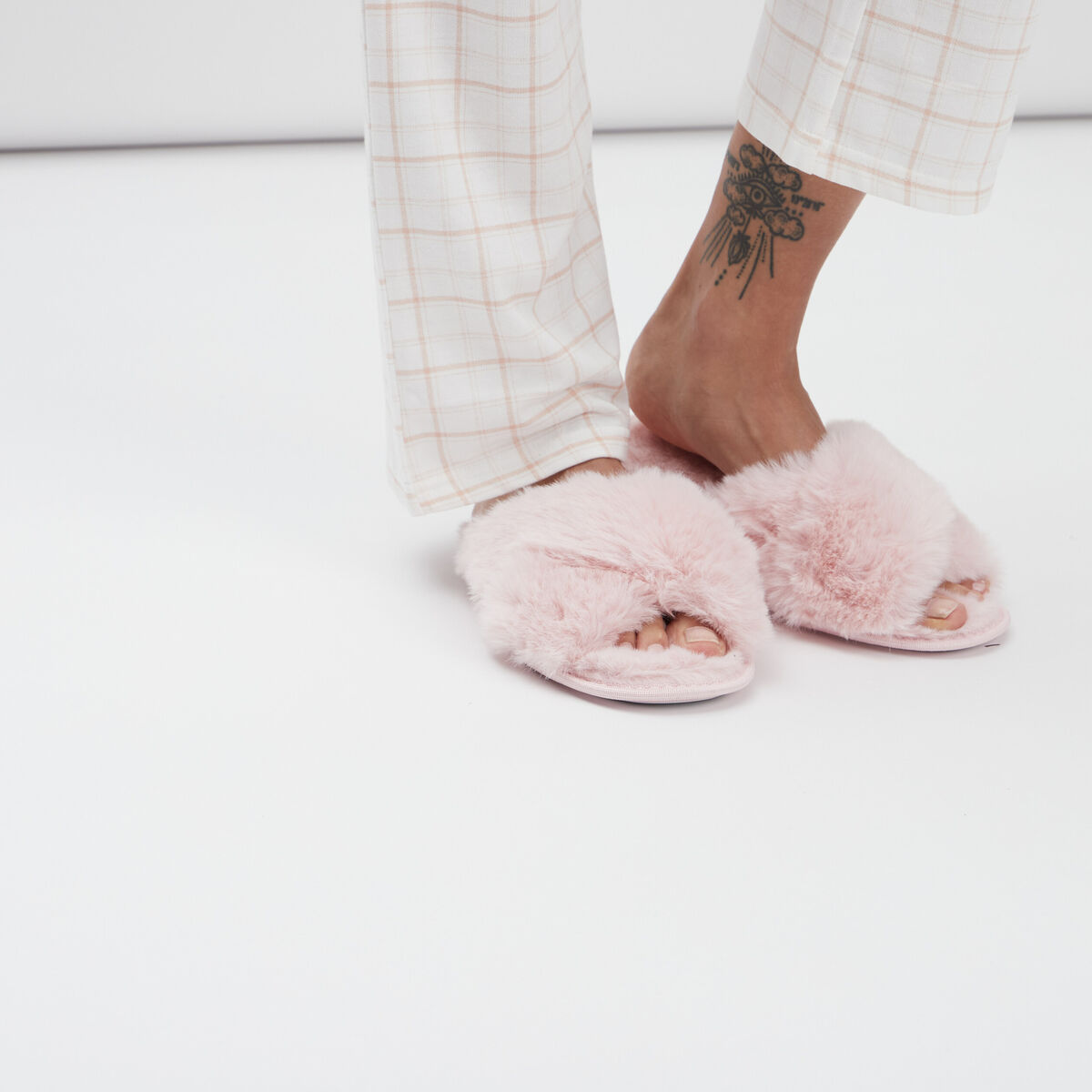 Chaussons mules fausse fourrure rose femme