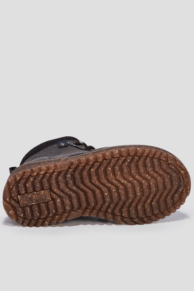 Bottines crantées marron garçon
