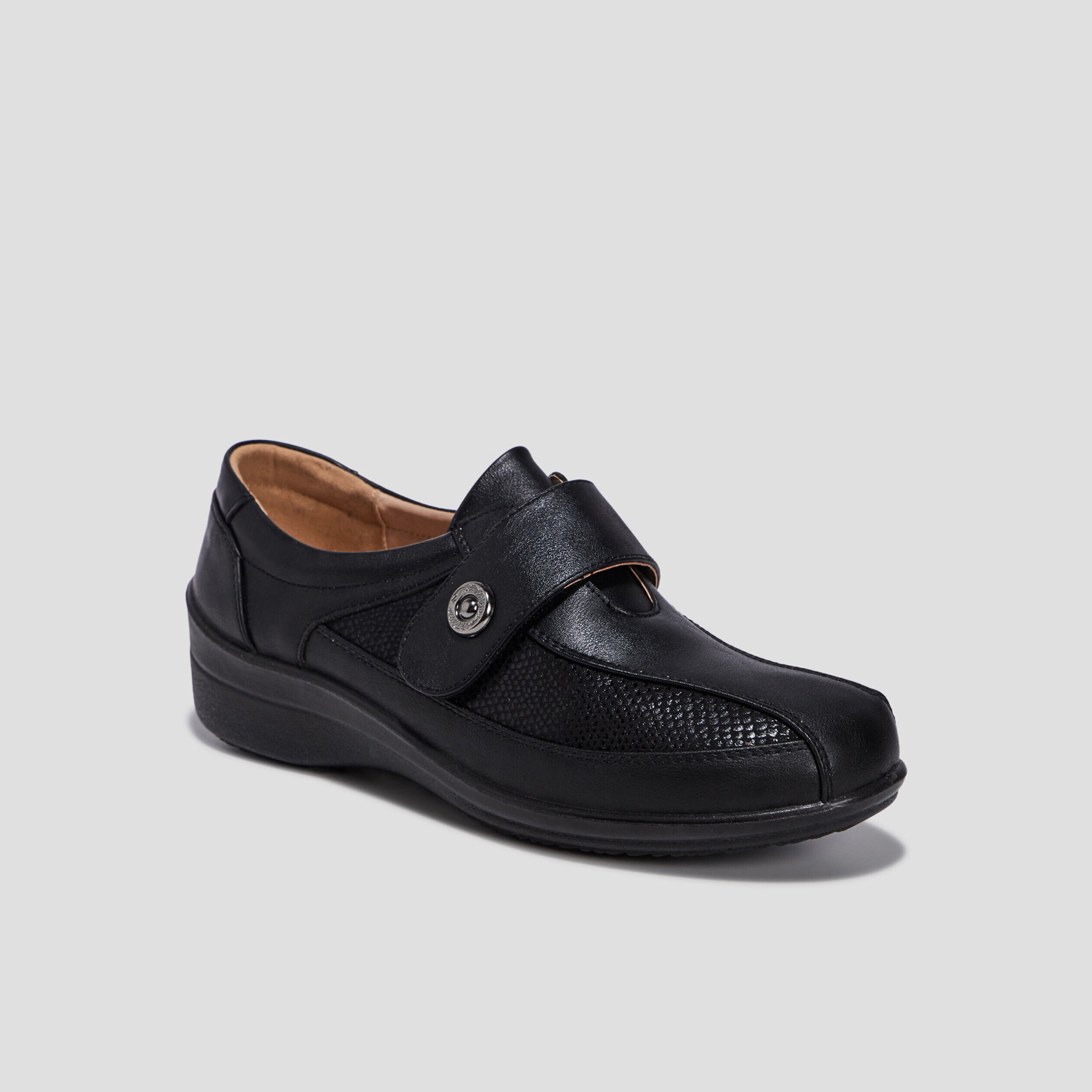 Loafers compensés en cuir noir femme