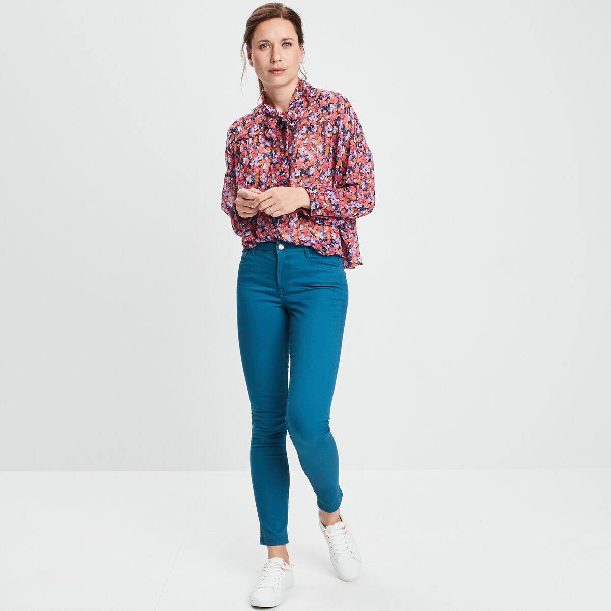 Chemise col lavallière manches longues bleu marine femme