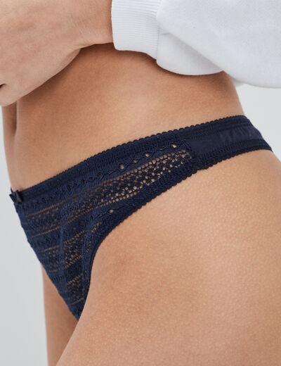 String en dentelle bleu marine femme