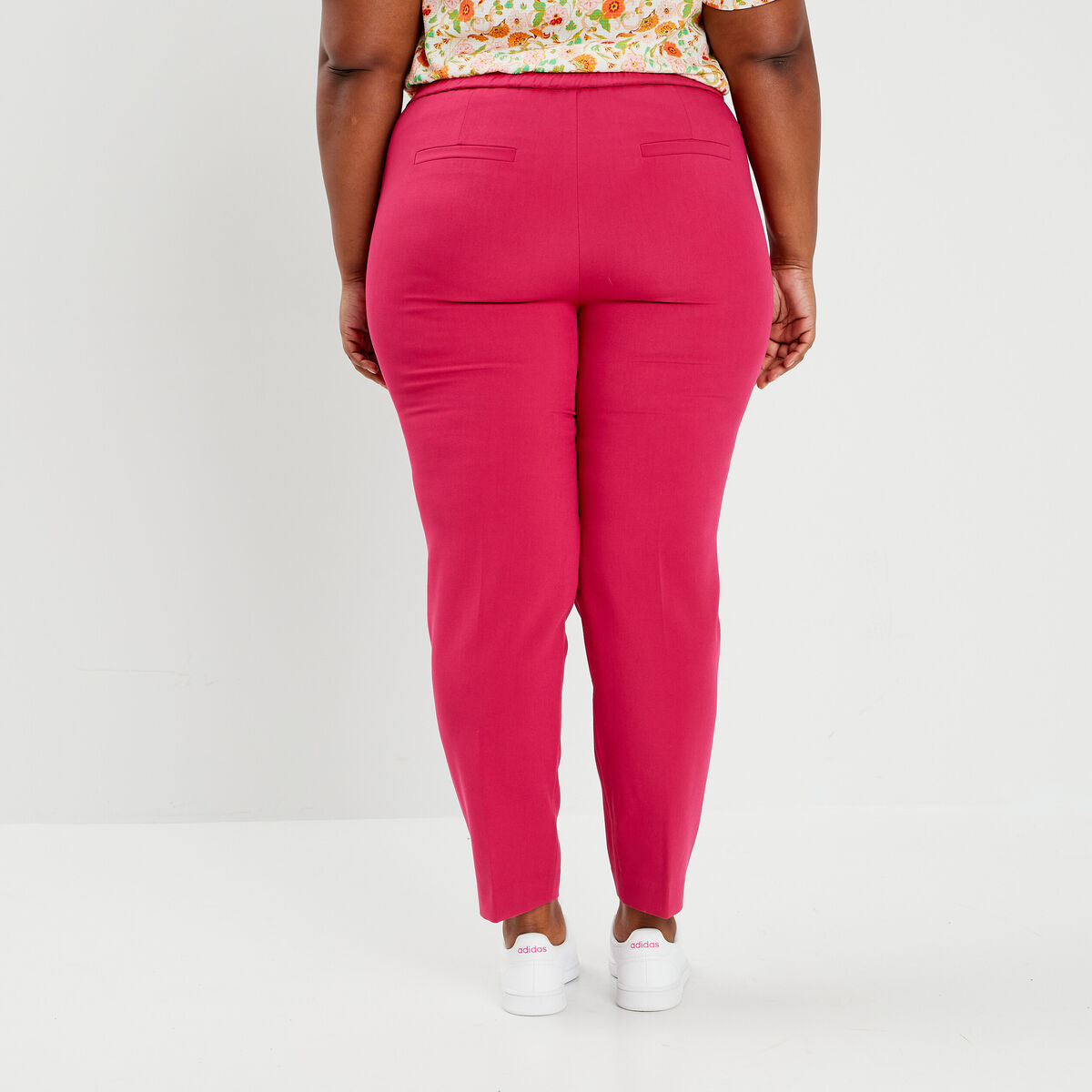 Pantalon tailleur carotte rose framboise femme grande taille
