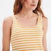 Débardeur col rond en maille jaune moutarde femme