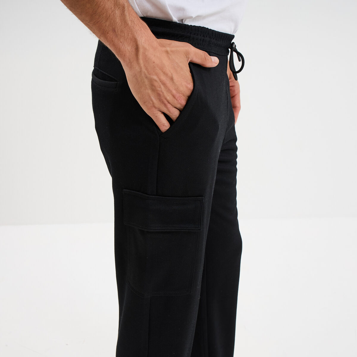 Pantalon cargo taille &eacute;lastiqu&eacute;e noir homme
