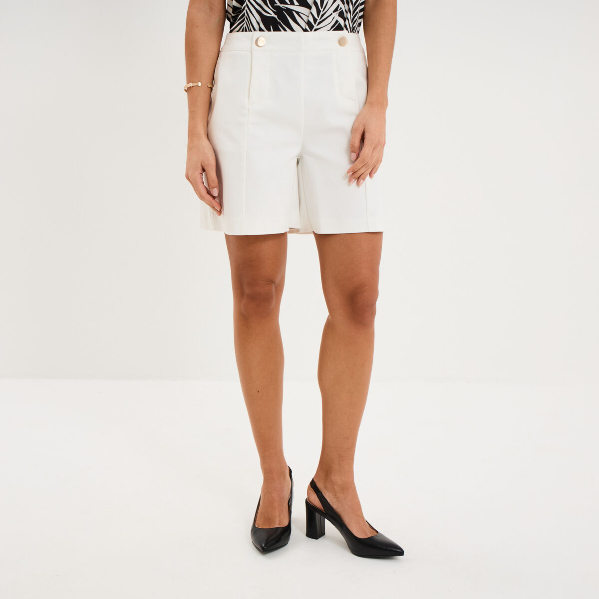 Short droit &agrave; pont blanc femme