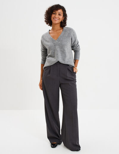 Pull droit ample col V fentes aux c&ocirc;t&eacute;s gris clair femme