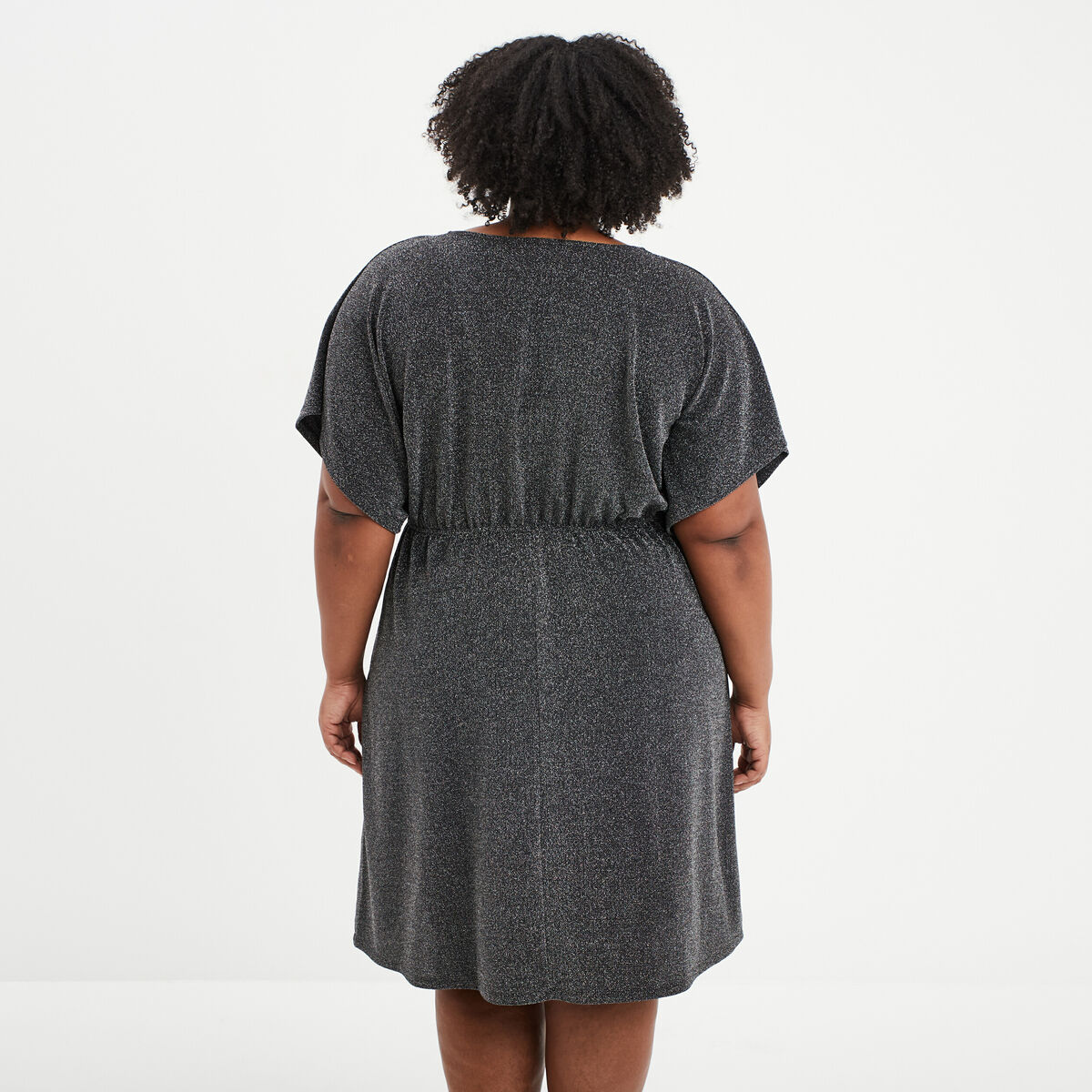 Robe &eacute;vas&eacute;e fils m&eacute;tallis&eacute;s gris argent femme grande taille