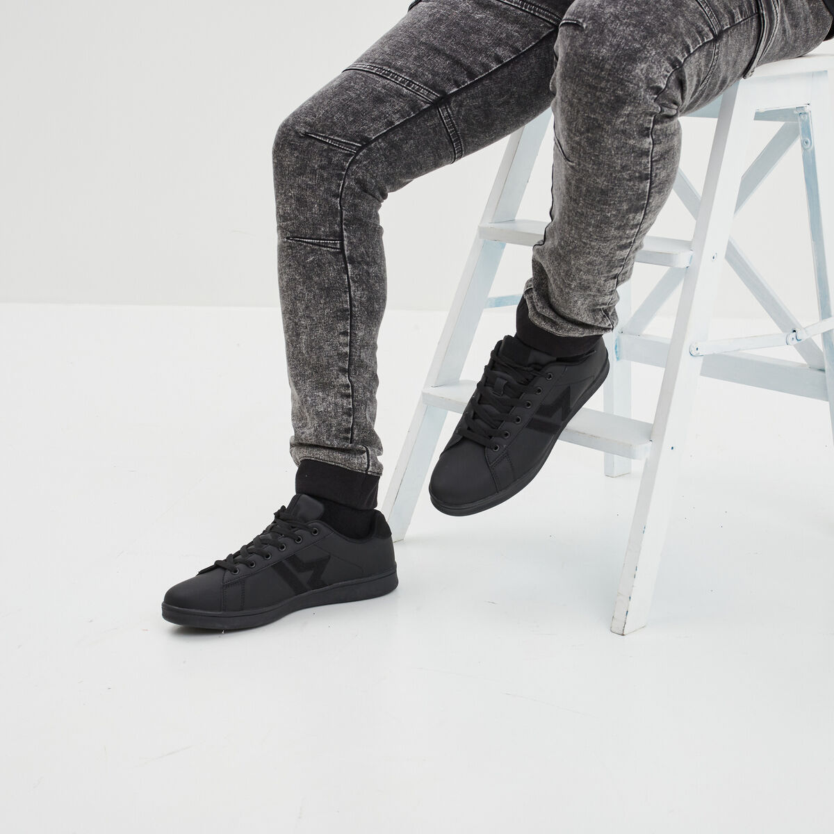 Tennis basses à lacets noir homme
