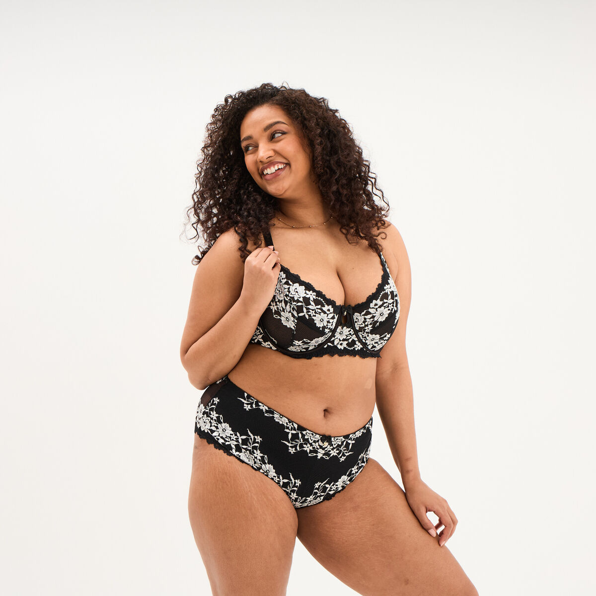 Shorty en dentelle noir femme grande taille