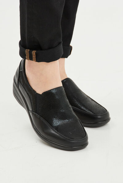 Loafers pied large Confortissimo noir femme