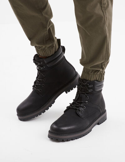 Boots à bout rond lacets noir homme