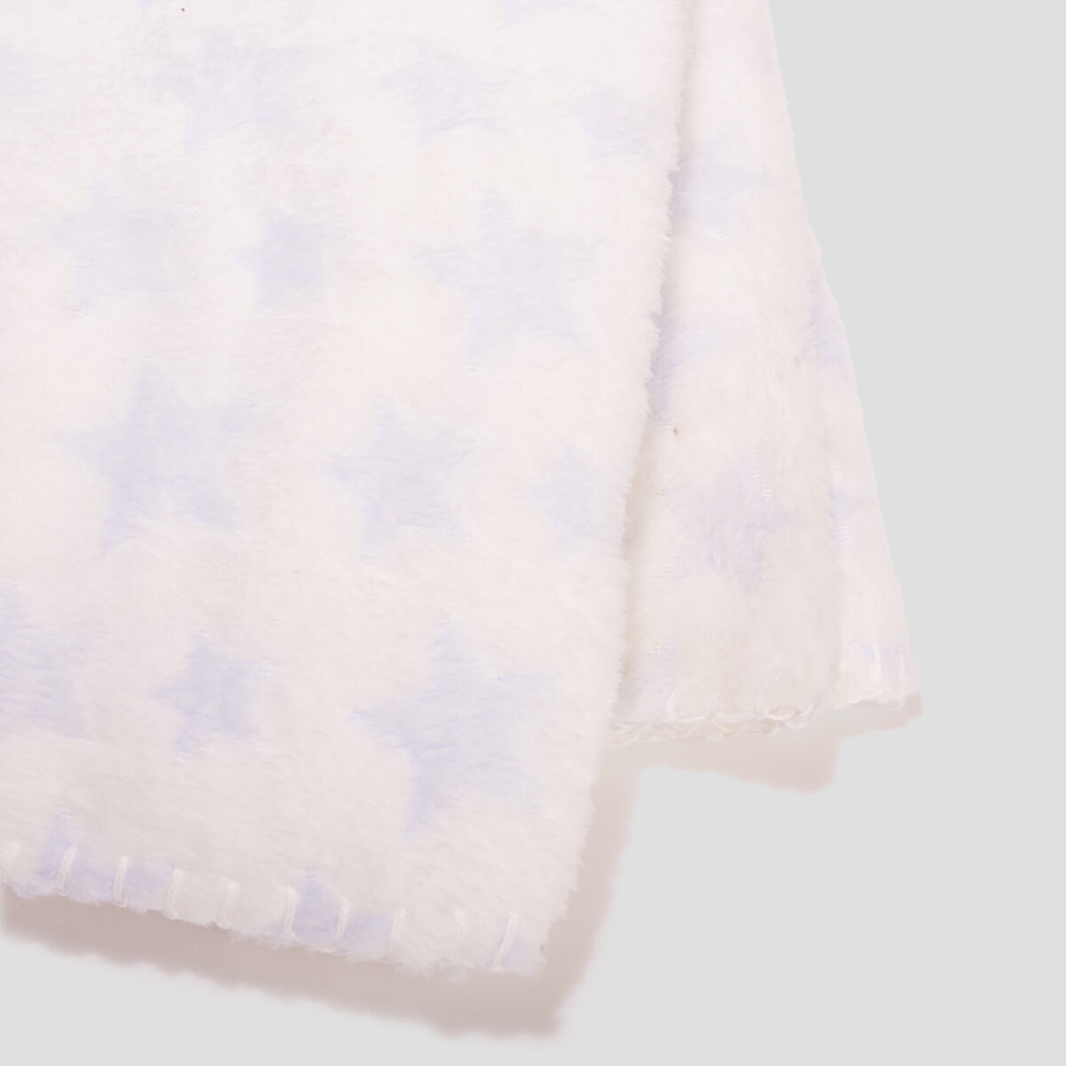 Couverture avec doudou bleu ciel bébé
