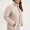 Doudoune longue &agrave; capuche beige femme grande taille