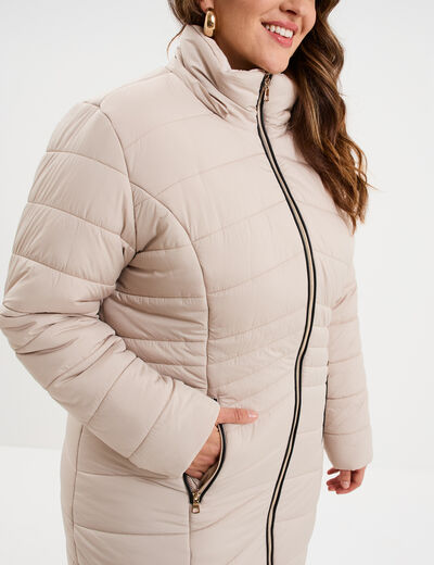 Doudoune longue &agrave; capuche beige femme grande taille