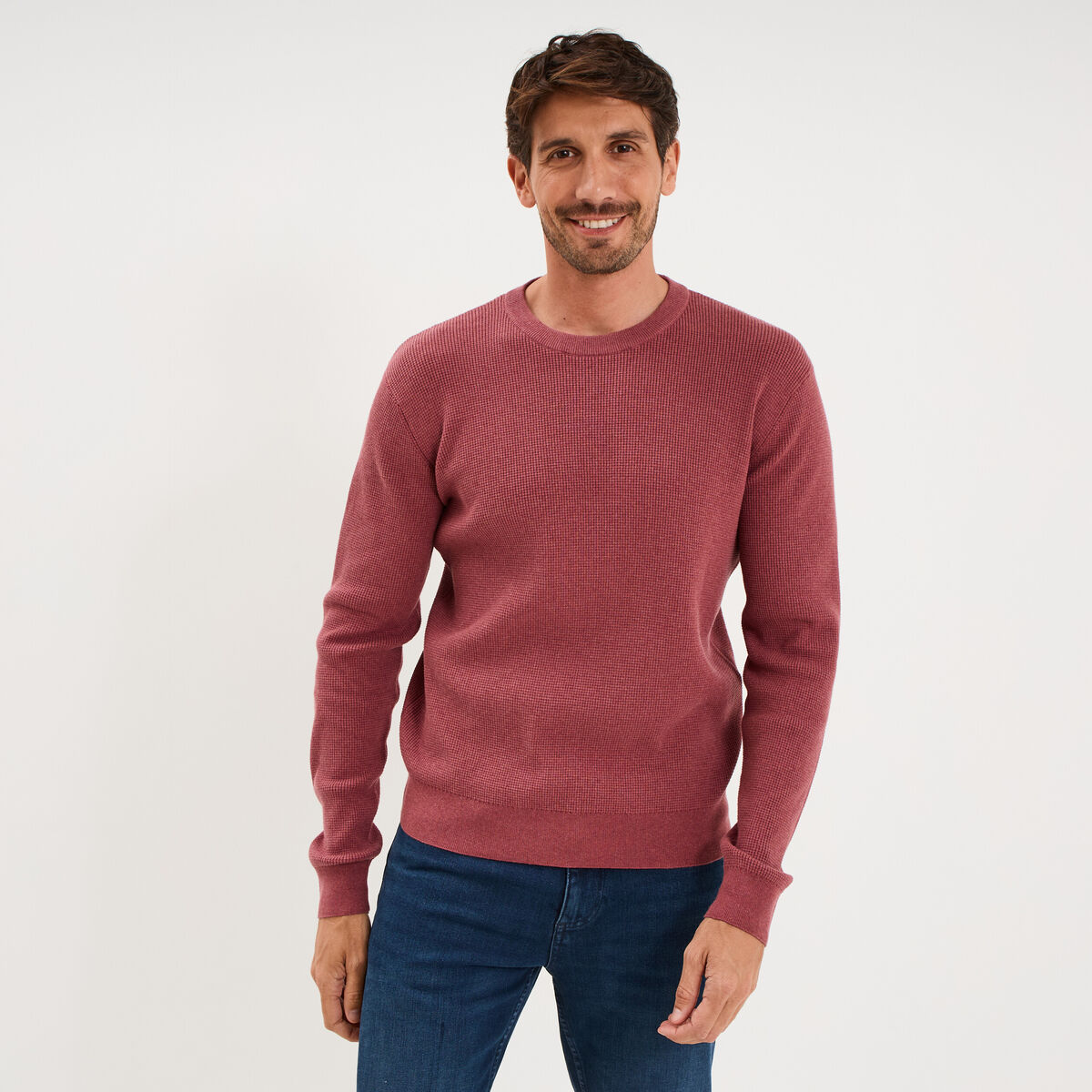 Pull en maille textur&eacute;e col rond vieux rose homme