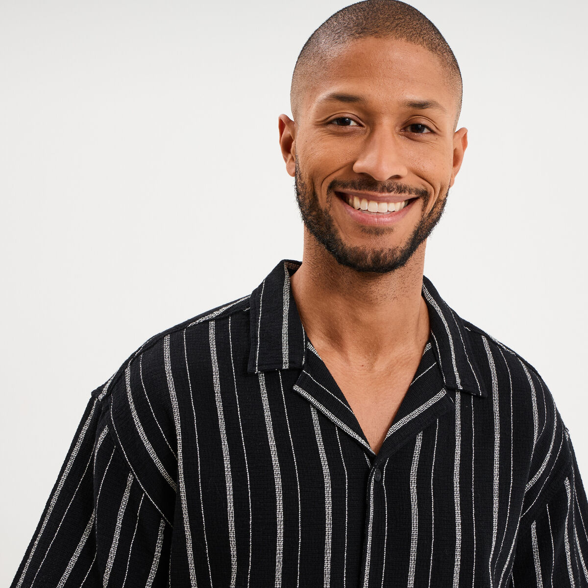 Chemise col cubain manches courtes coton noir homme