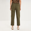 Pantalon chino regular ceinture tress&eacute;e vert kaki femme