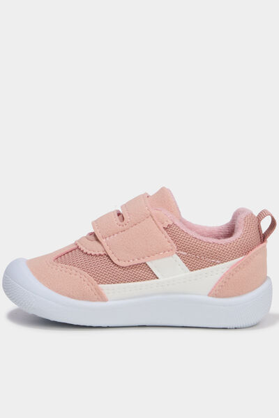 Baskets basses &agrave; semelles souples rose b&eacute;b&eacute; fille