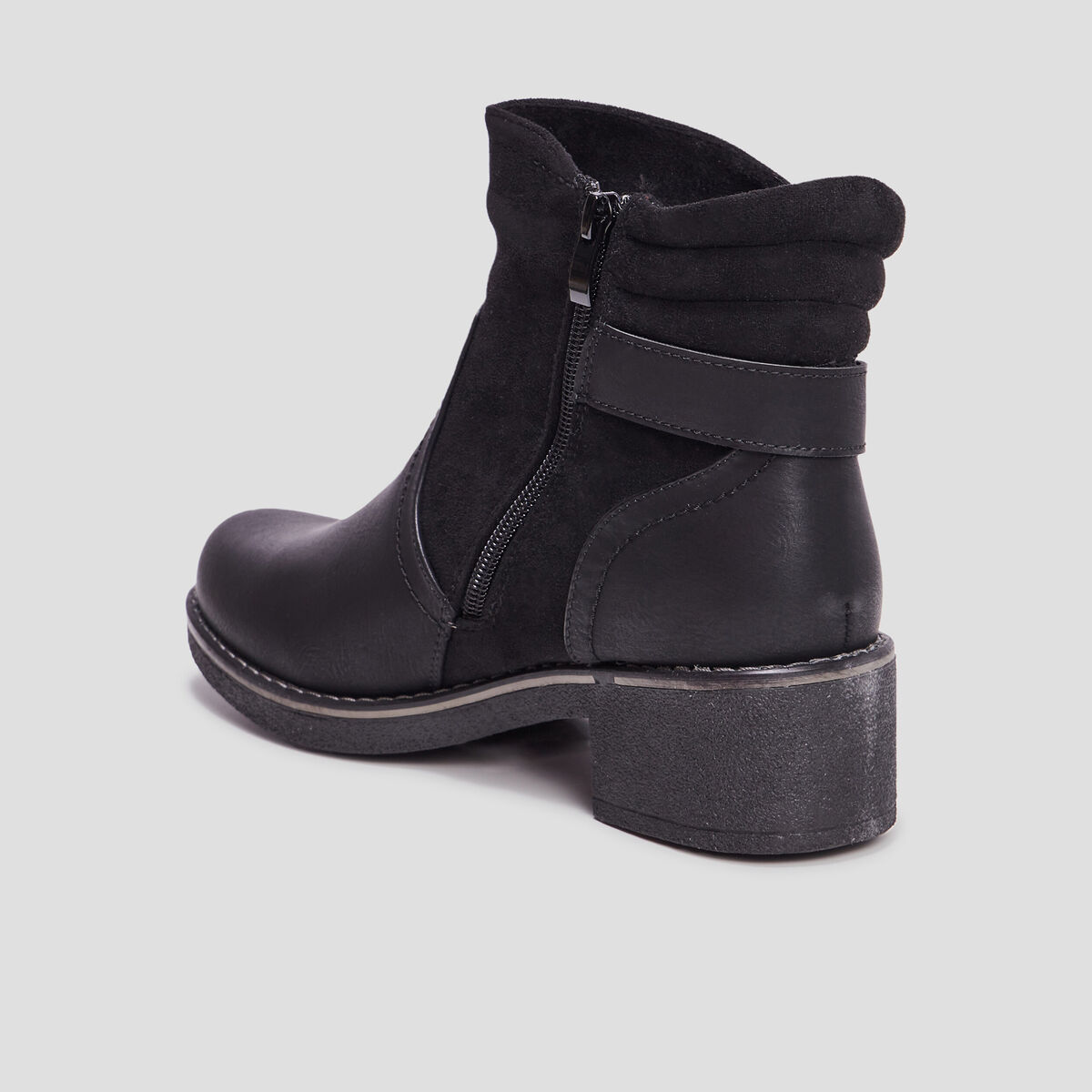 Bottines &agrave; talons pied large noir femme