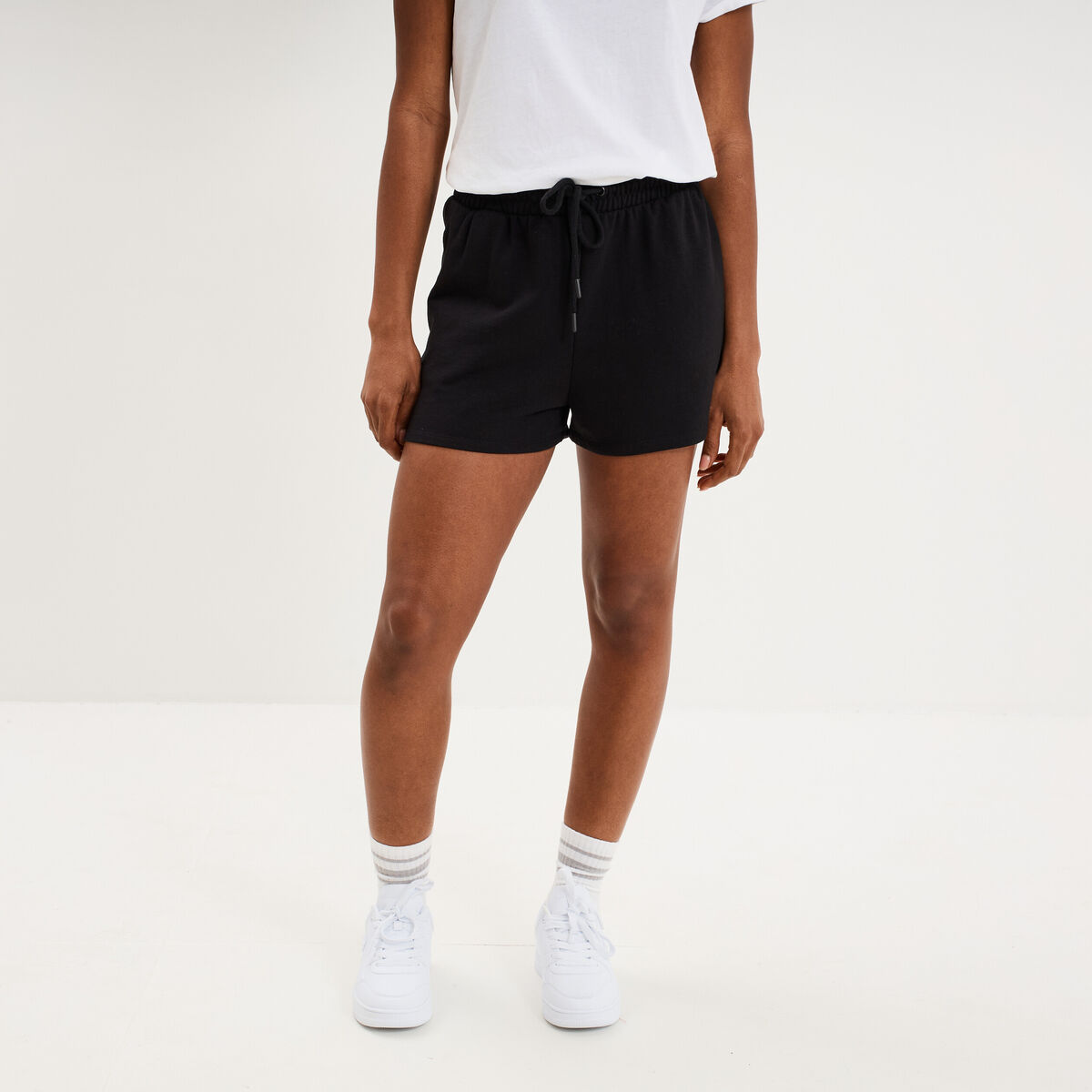 Short de jogging molletonn&eacute; ajust&eacute; noir femme