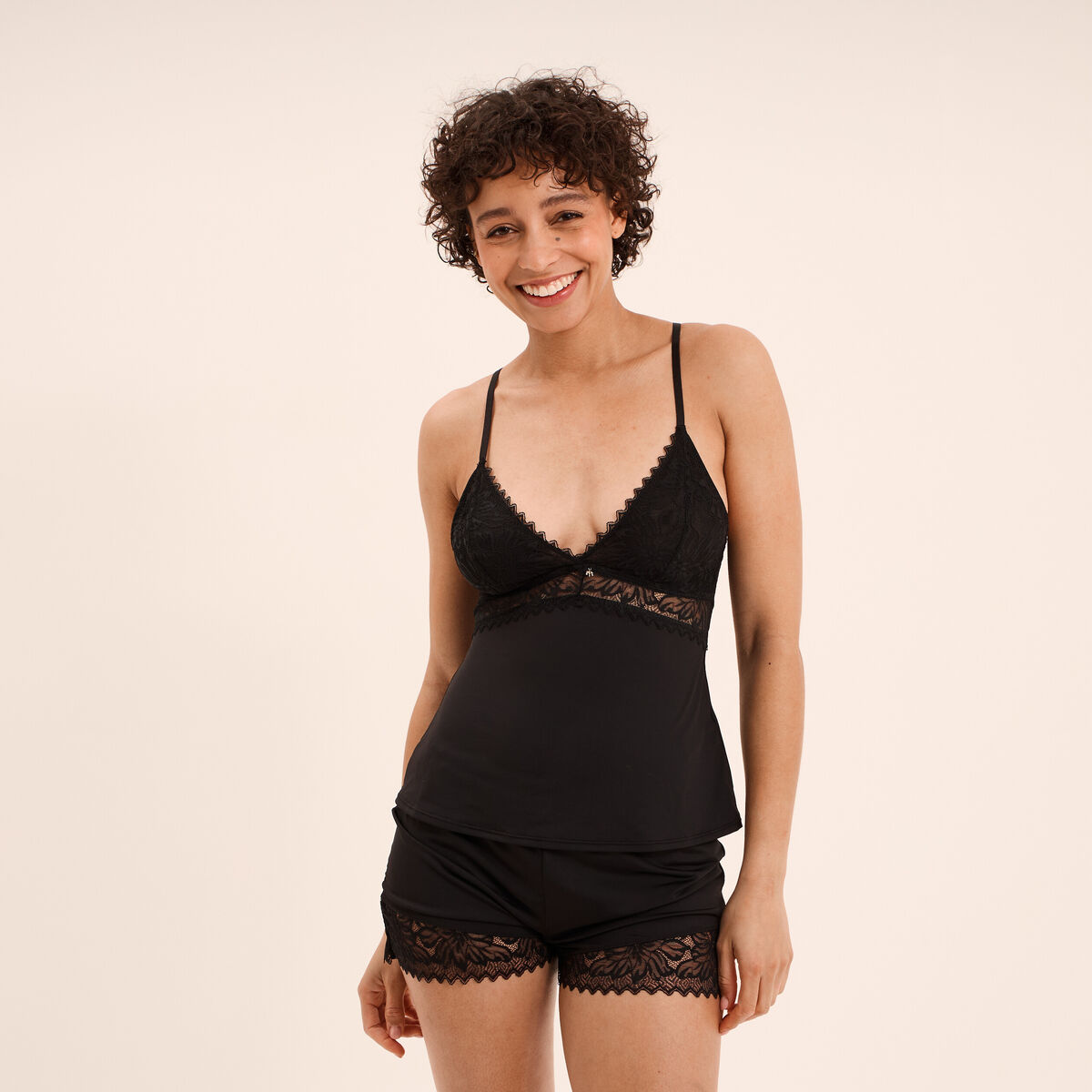 Ensemble pyjama short dentelle 2 pi&egrave;ces noir femme