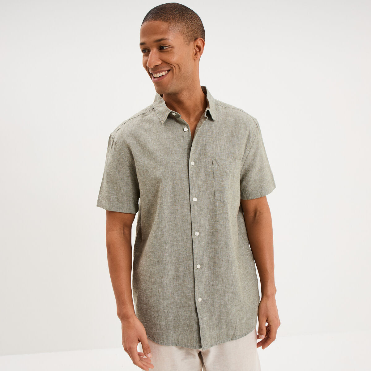 Chemise manches courtes lin m&eacute;lang&eacute; vert kaki homme